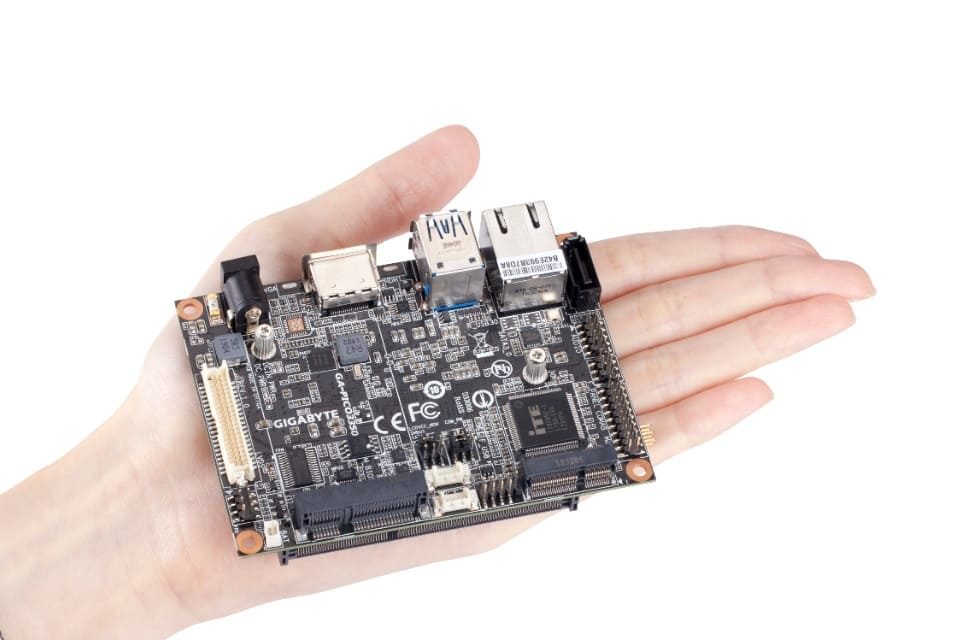 маленькие платы. маленькие платы. маленькие платы. материнская плата h61 lga1155 itx. многослойные печатные платы.