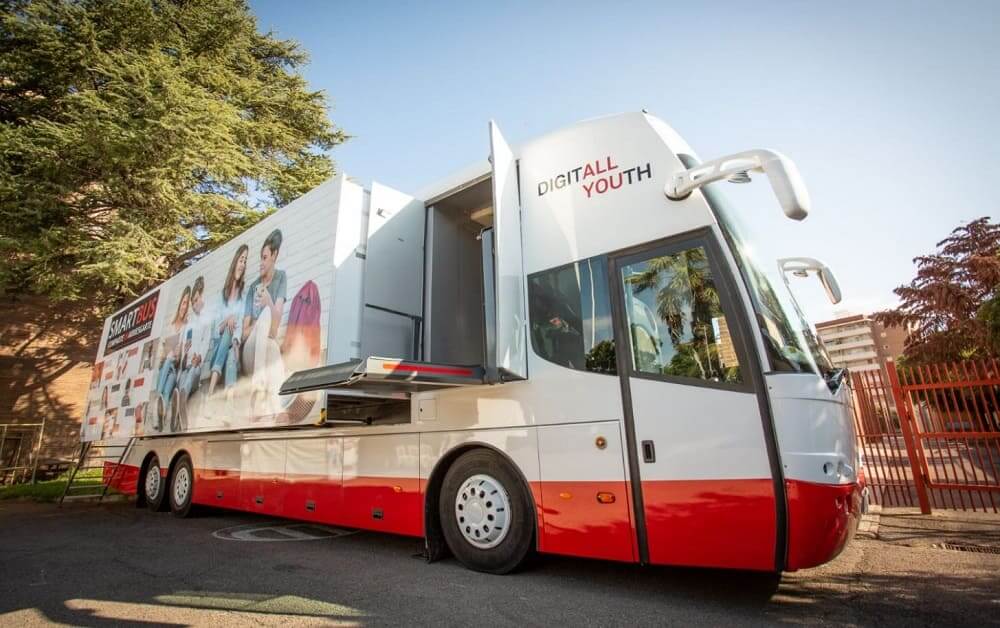 NP: El Smartbus de Huawei España recorre las escuelas de la Comunidad Valenciana para fomentar la educación y responsabilidad digital
