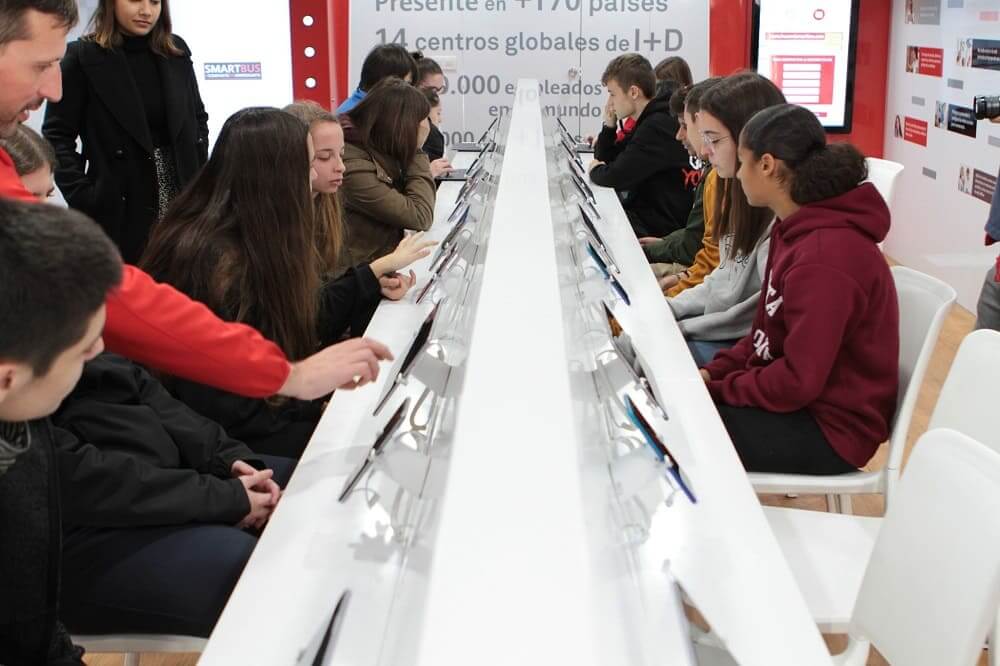 NP: El Smartbus de Huawei España recorre las escuelas vascas para fomentar la educación y responsabilidad digital