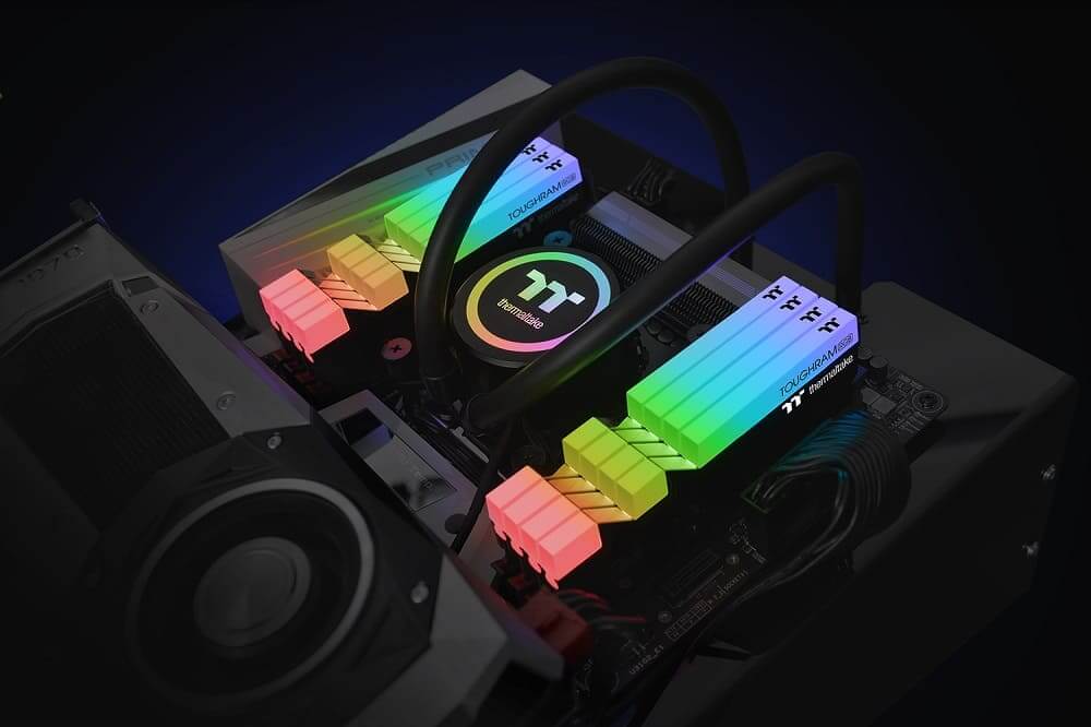 El software Thermaltake NeonMaker ahora soporta la gama de memorias TOUGHRAM RGB