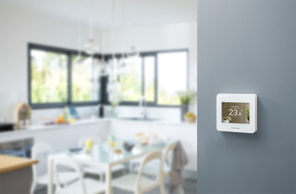 Schneider Electric presenta Wiser Home Touch, el dispositivo inteligente que permite controlar todos los dispositivos del hogar