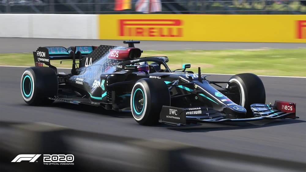 Recorriendo Silverstone a los mandos del Mercedes W11 del actual campeón mundial en F1 2020