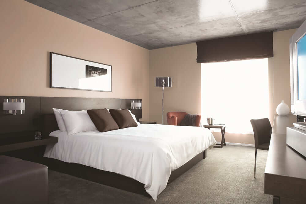 Schneider Electric y SIRT lanzan una solución para conectar hotel y huéspedes a través de la TV