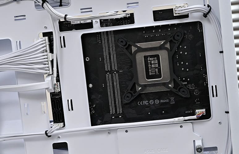 MSI prepara placas base AMD B650 "DIY-APE" con conectores en la parte posterior