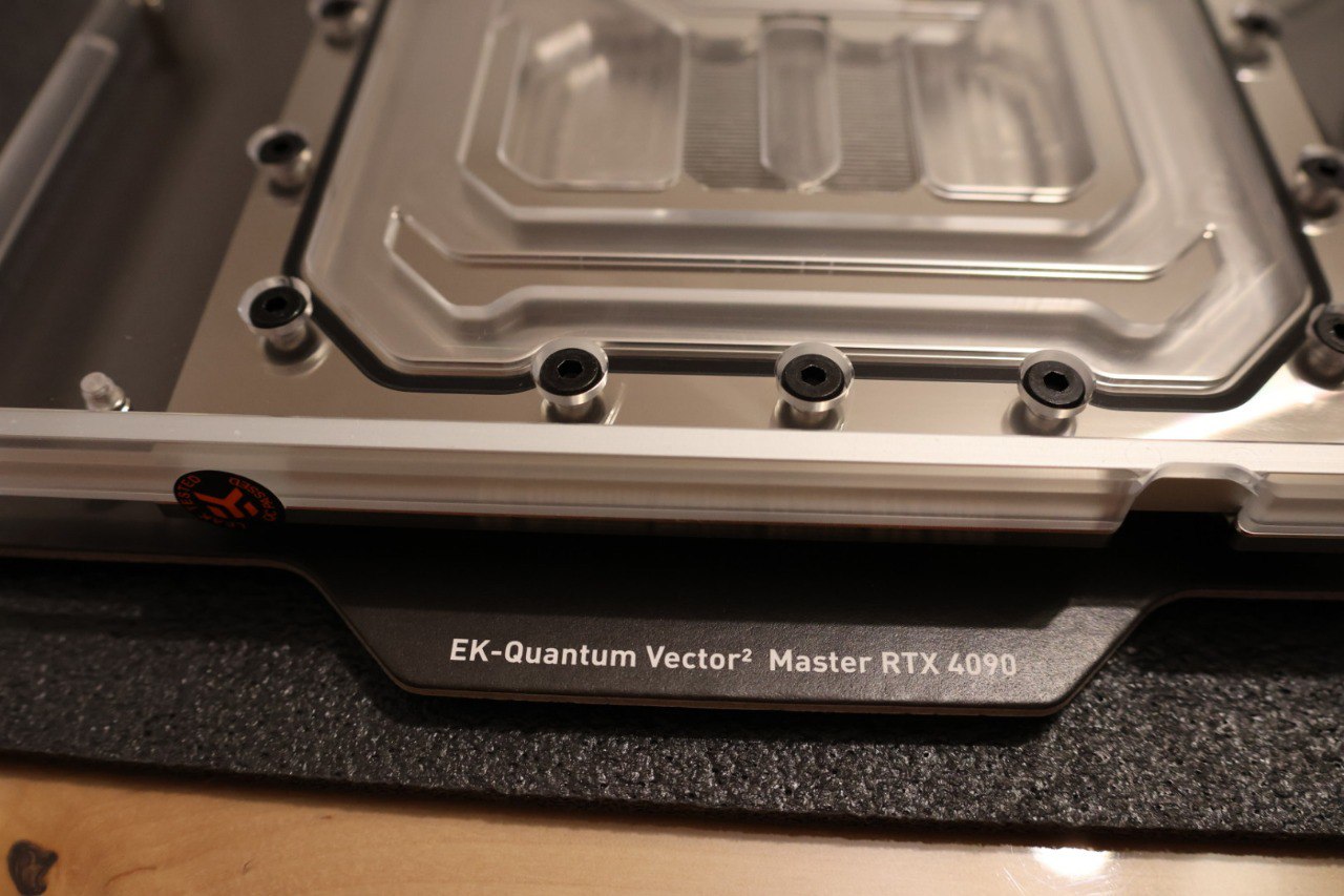 Refrigeración líquida para las RTX 4090 con EK-Quantum Vector² (Análisis)