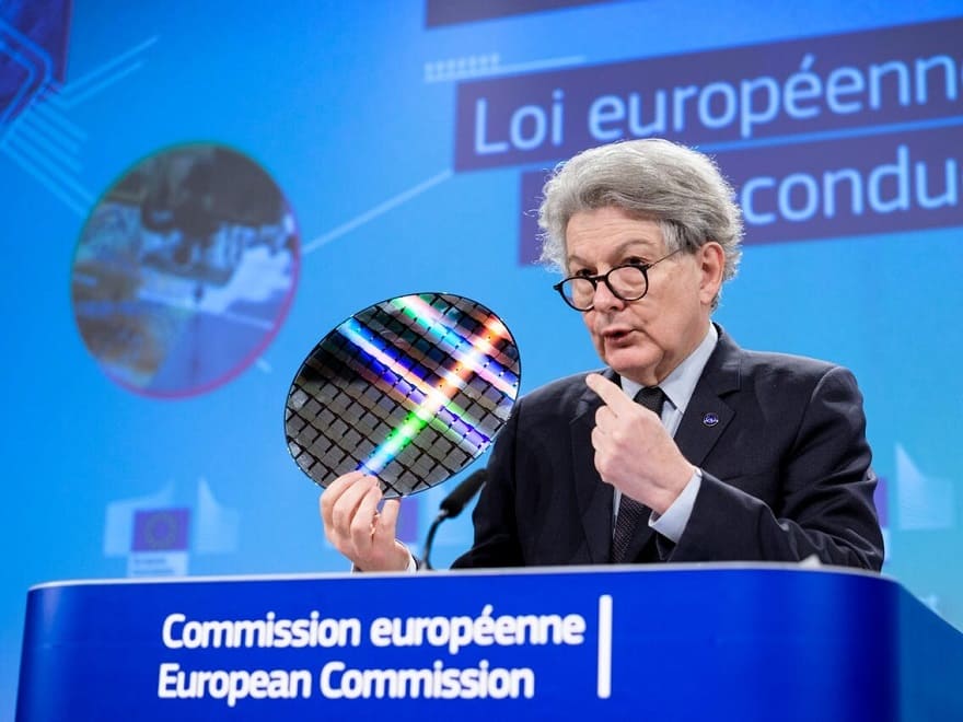La UE fija un plan de inversión de 47.000 millones de dólares para la Ley Europea de Chips