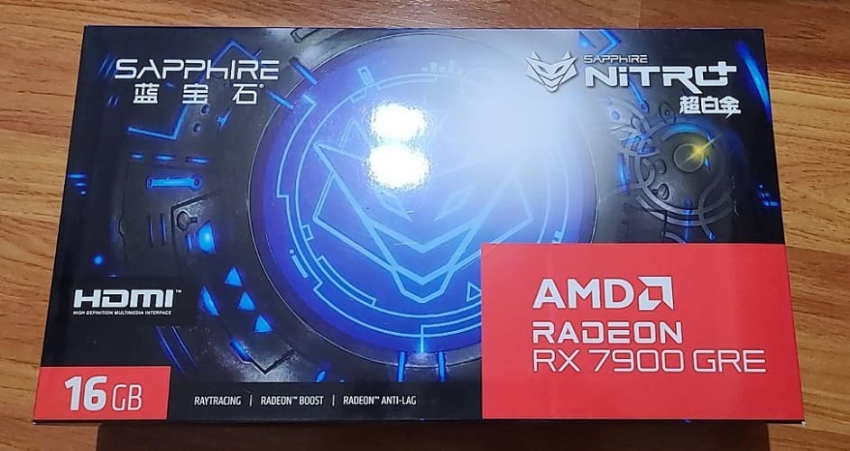 La tarjeta gráfica Sapphire NITRO Radeon RX 7900 GRE ha sido fotografiada