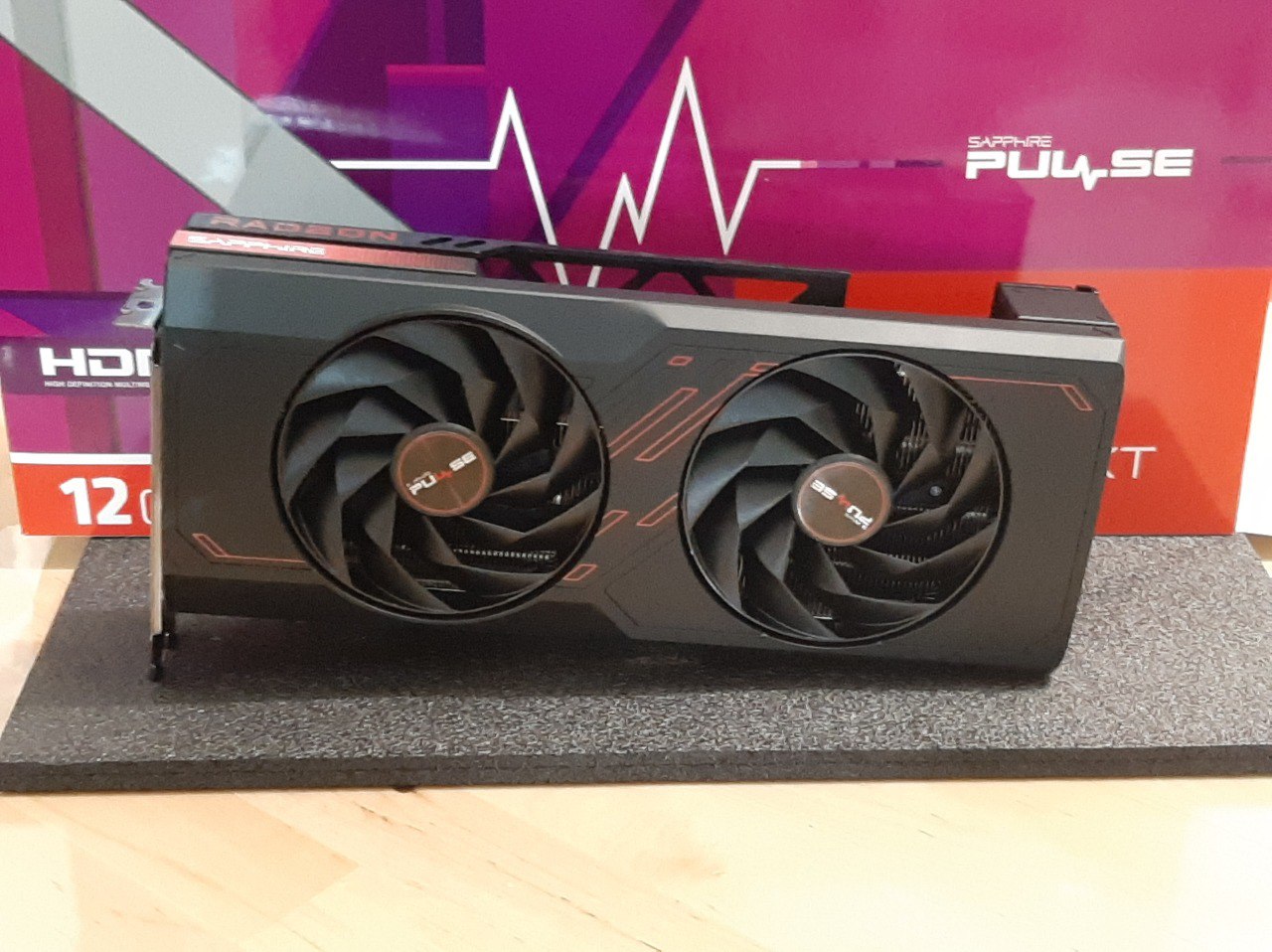 Análisis AMD Radeon Sapphire Pulse 7700 XT - Buena potencia a un precio moderado
