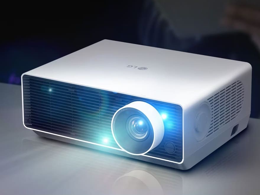 LG lanza su nuevo proyector 4K de corta distancia ProBeam BU53RG