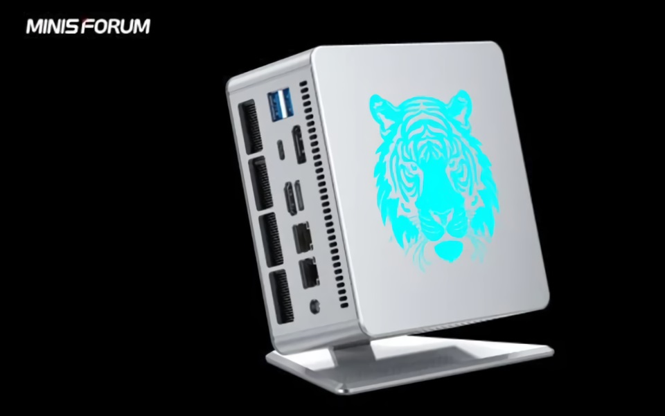 Minisforum lanzará próximamente el UM780 XTX, un mini PC con AMD Ryzen 7 7840HS y puerto Oculink