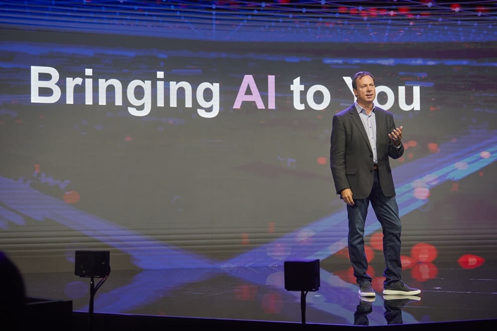 Lenovo presenta soluciones híbridas de IA en colaboración con NVIDIA