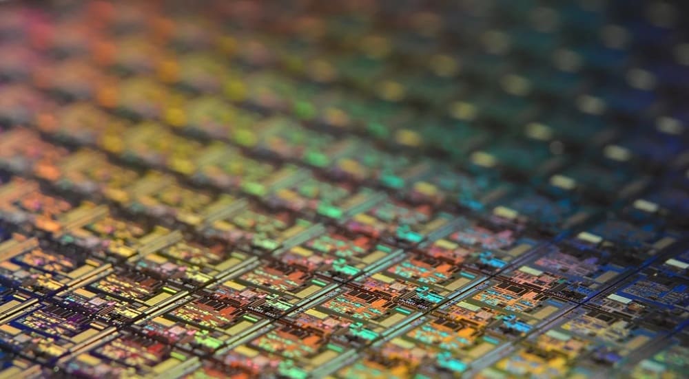 Samsung posibilita el apilamiento de memoria HBM en CPU o GPU HBM SAINT-D cuya implementación está prevista para 2024
