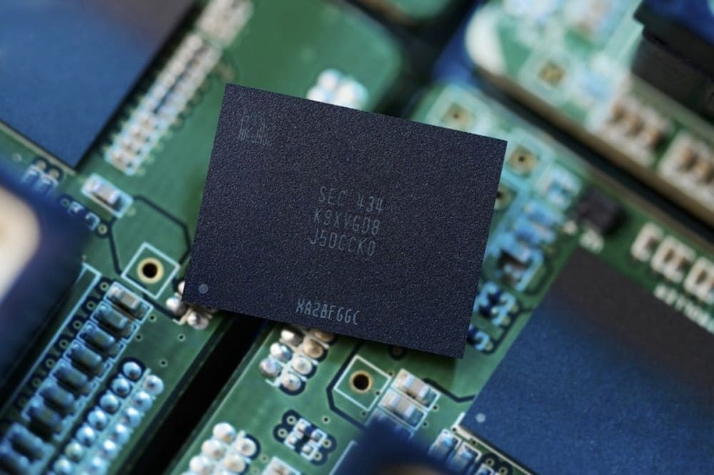 Samsung arranca la producción en masa de la V-NAND QLC de 1 TB