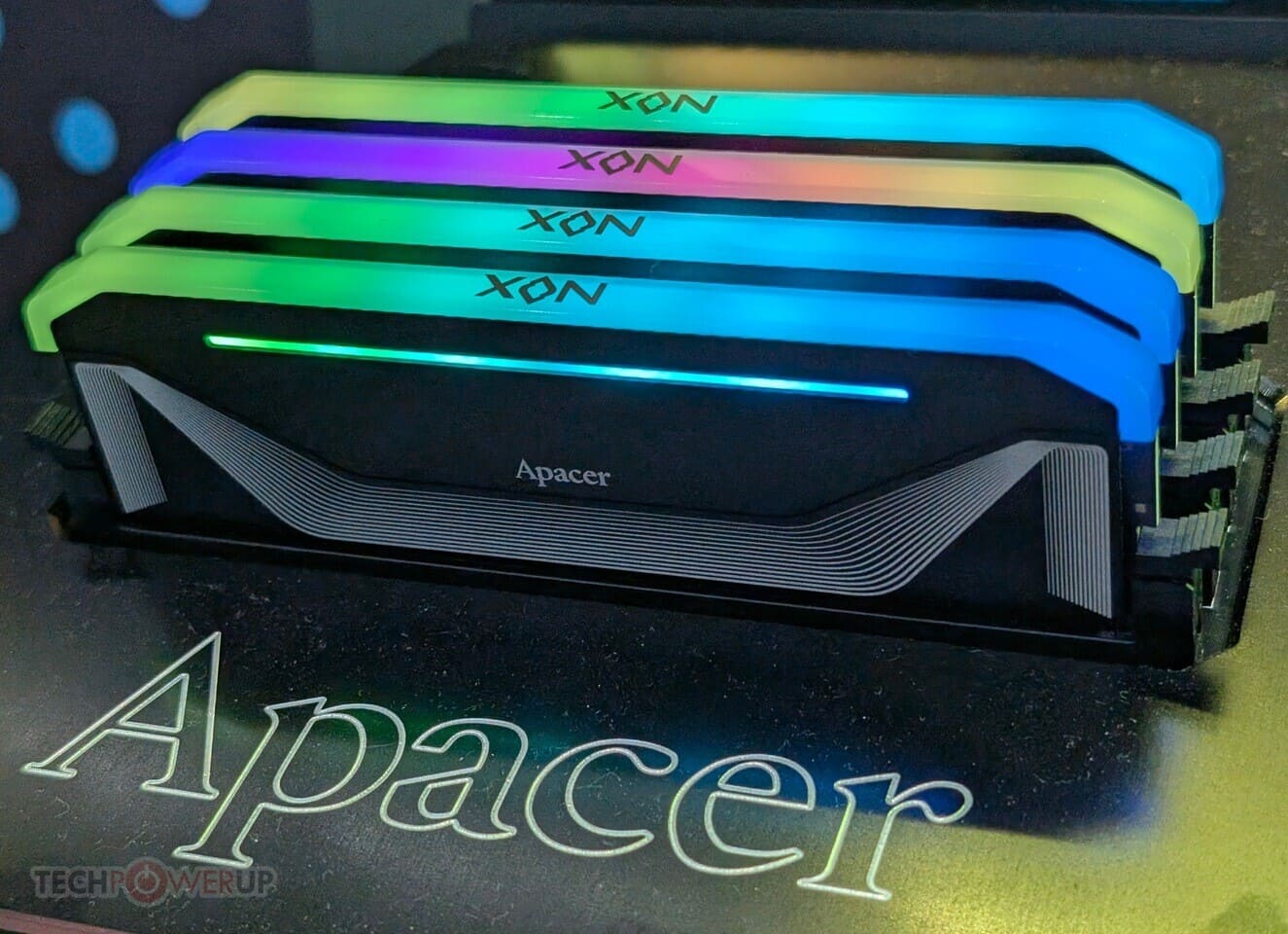Apacer presenta memorias DDR5 de hasta 9000 MT/s y SSDs USB4 y PCIe 5.0 en Computex 2025 Apacer presenta memorias DDR5 de hasta 9000 MT/s y SSDs USB4 y PCIe 5.0 en Computex 2025