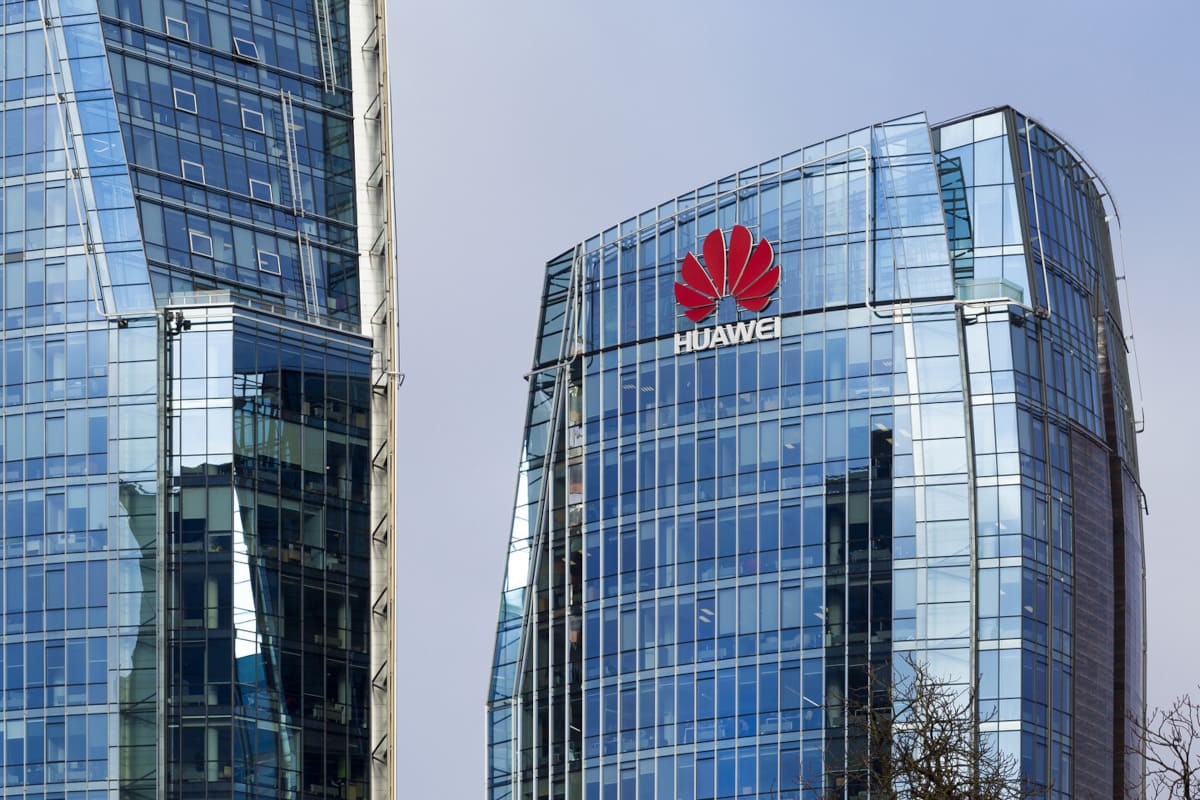 Huawei construye su propia cadena de suministro para chips AI y ya avanza con fabricación en 7 nm Huawei construye su propia cadena de suministro para chips AI y ya avanza con fabricación en 7 nm