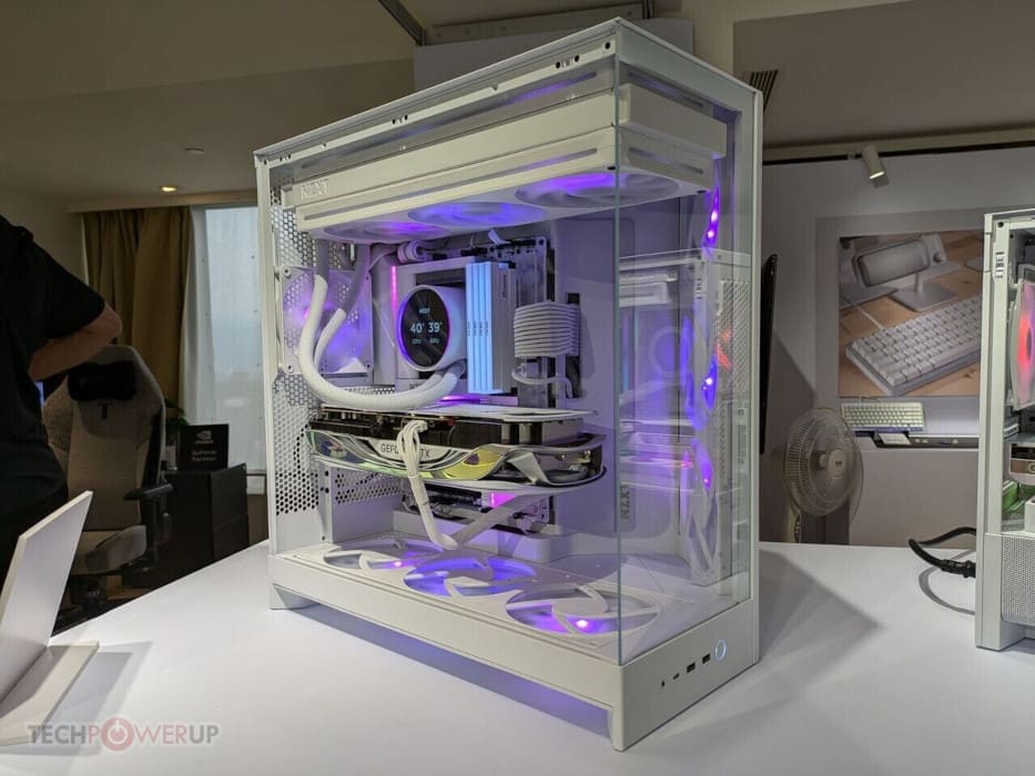 NZXT renueva su catálogo con cajas H9 Flow, H3 microATX y refrigeración Kraken Elite 420 en Computex 2025 NZXT renueva su catálogo con cajas H9 Flow, H3 microATX y refrigeración Kraken Elite 420 en Computex 2025