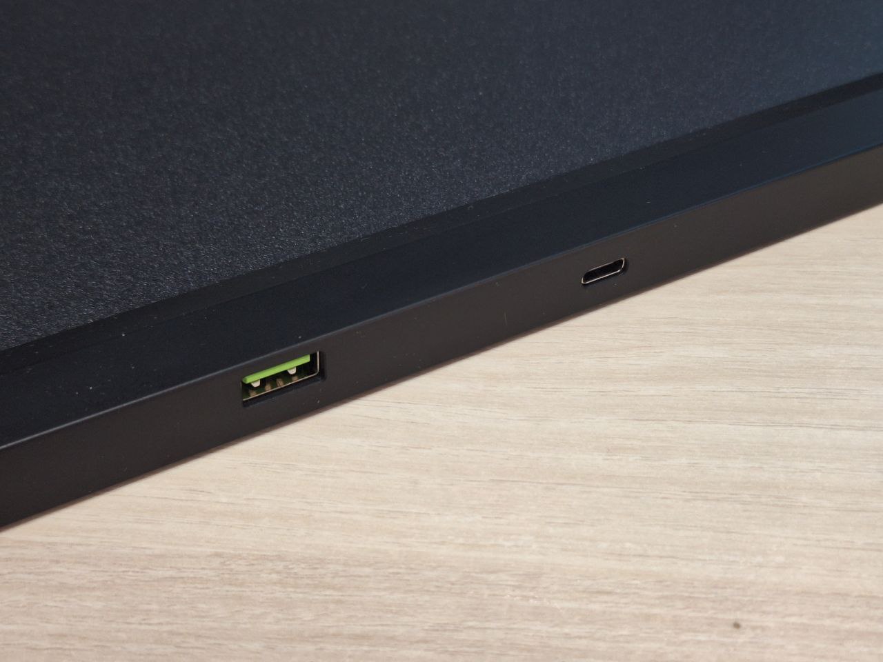 Análisis Razer Firefly V2 Pro: la alfombrilla RGB definitiva con superficie rígida y puerto USB
