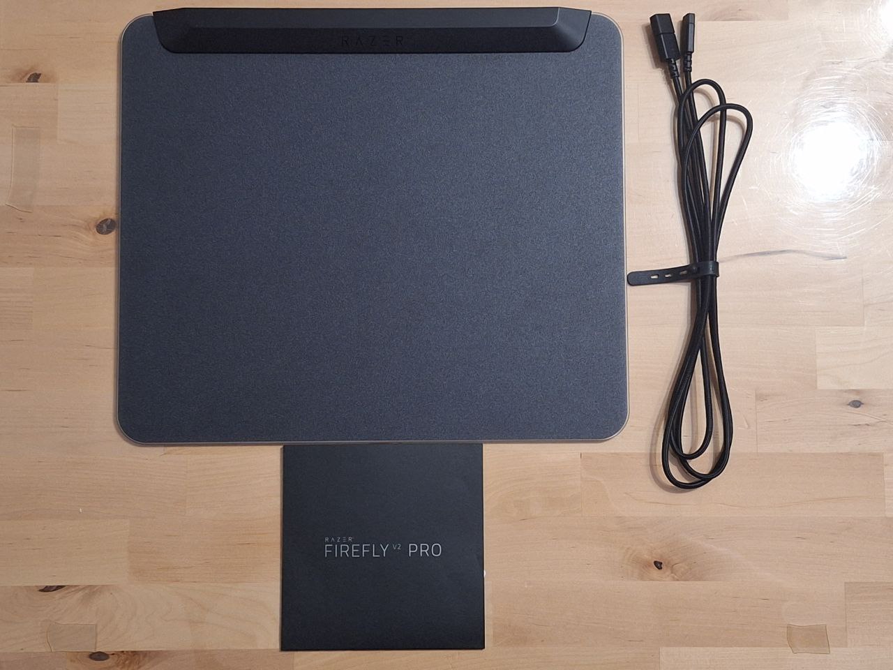 Análisis Razer Firefly V2 Pro: la alfombrilla RGB definitiva con superficie rígida y puerto USB