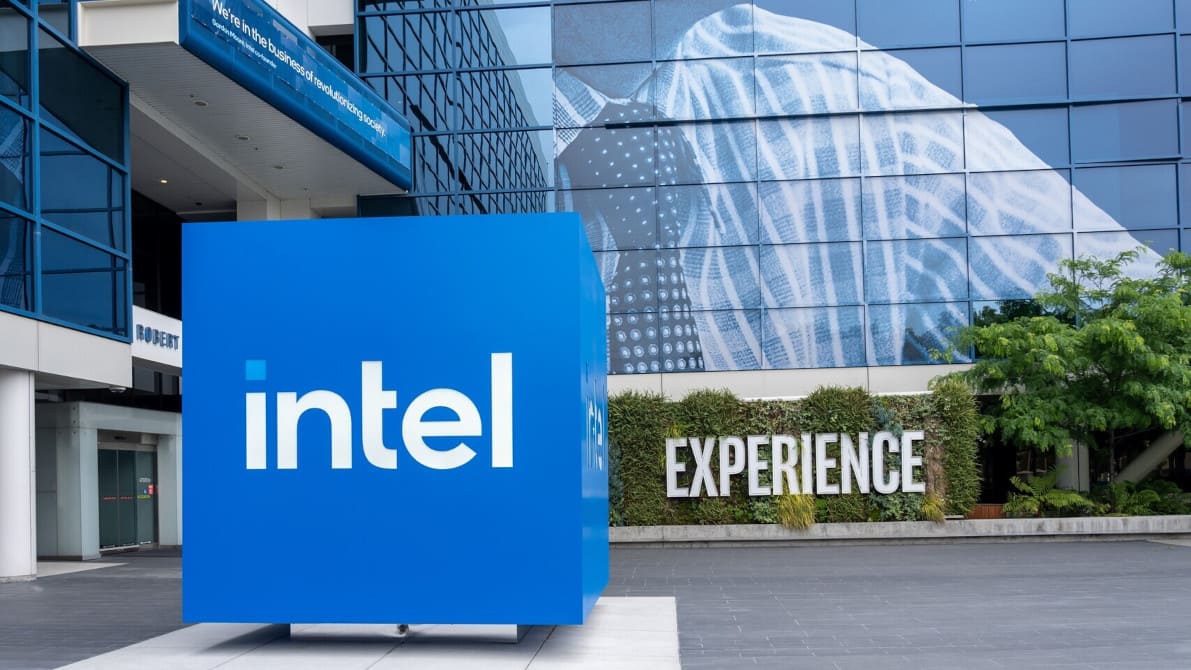 Intel planea externalizar todo su departamento de marketing a Accenture y apostar por la IA