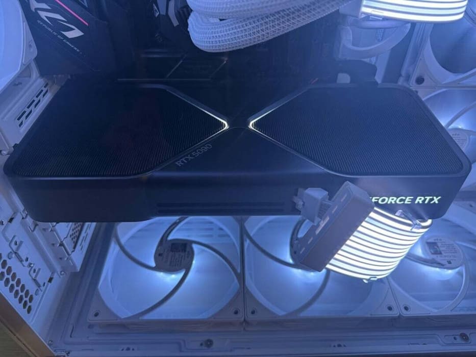 Las RTX 5090 y 5080 aparecen a precio oficial en tiendas militares NEX: chollo reservado a unos pocos