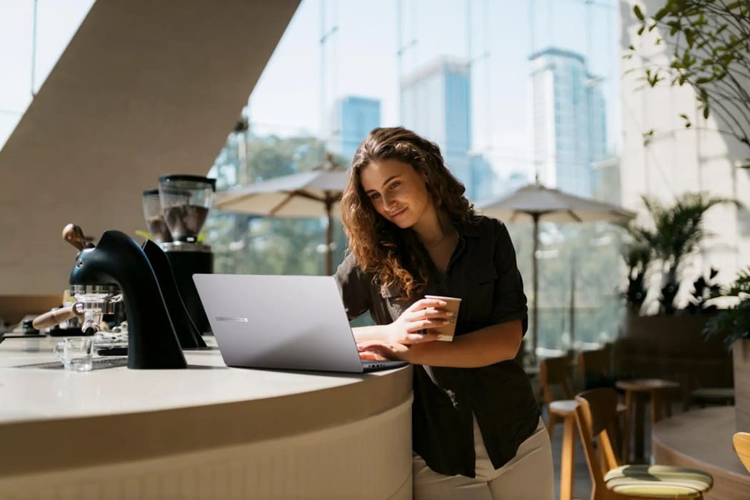 ASUS lanza los portátiles ExpertBook P3: ligeros, potentes y con IA local integrada