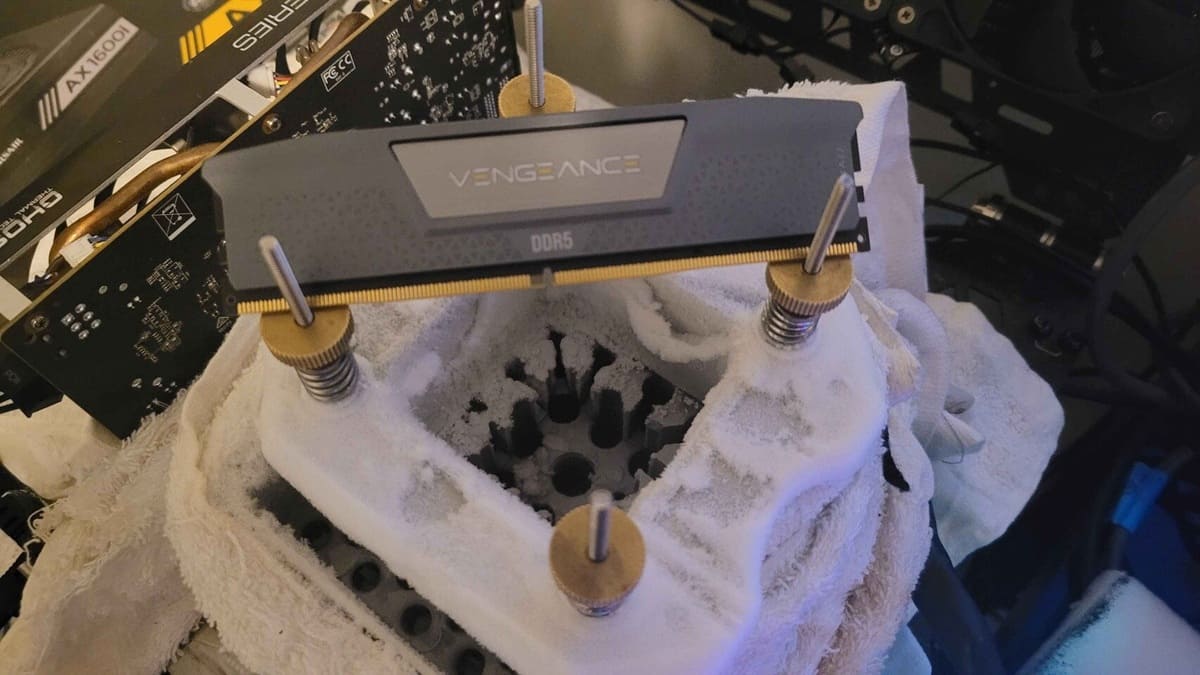 Récord mundial de overclock en memoria DDR5: alcanzados los 13.020 MT/s