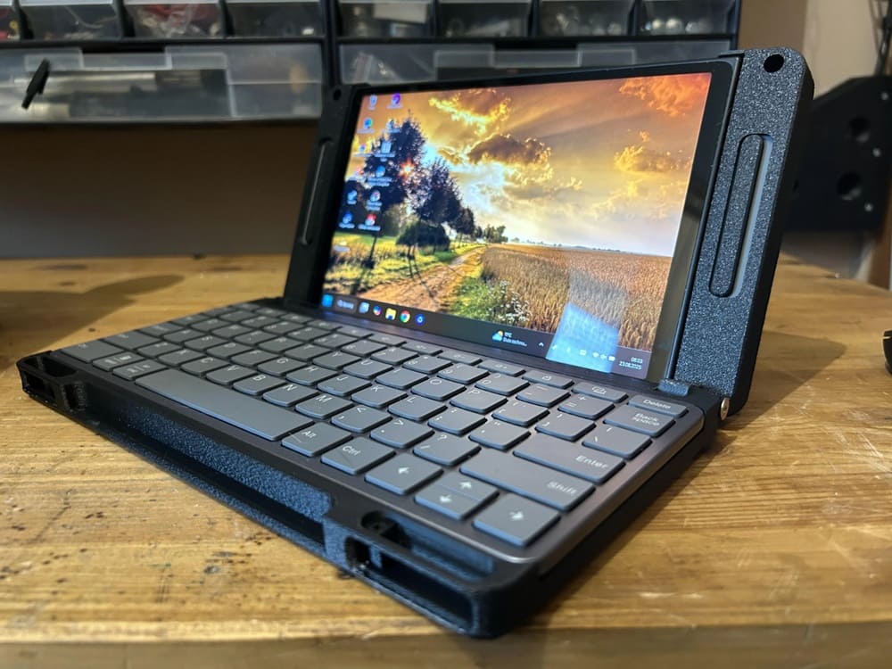 Un modder crea docks 3D para la Lenovo Legion Go que la convierten en cyberdeck o portátil compacto
