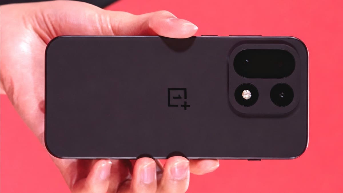 OnePlus 15: Snapdragon 8 Elite Gen 5, pantalla a 165 Hz y posible precio desde $560