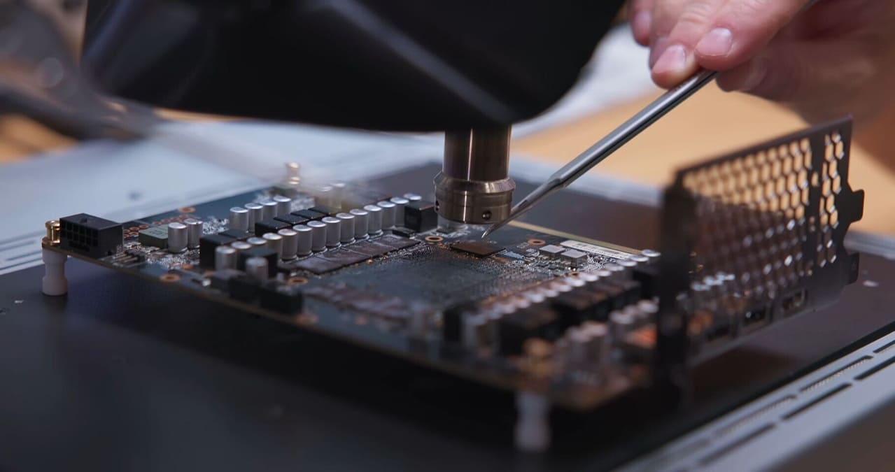 Técnicos chinos convierten RTX 4090 en aceleradoras de IA duplicando su memoria