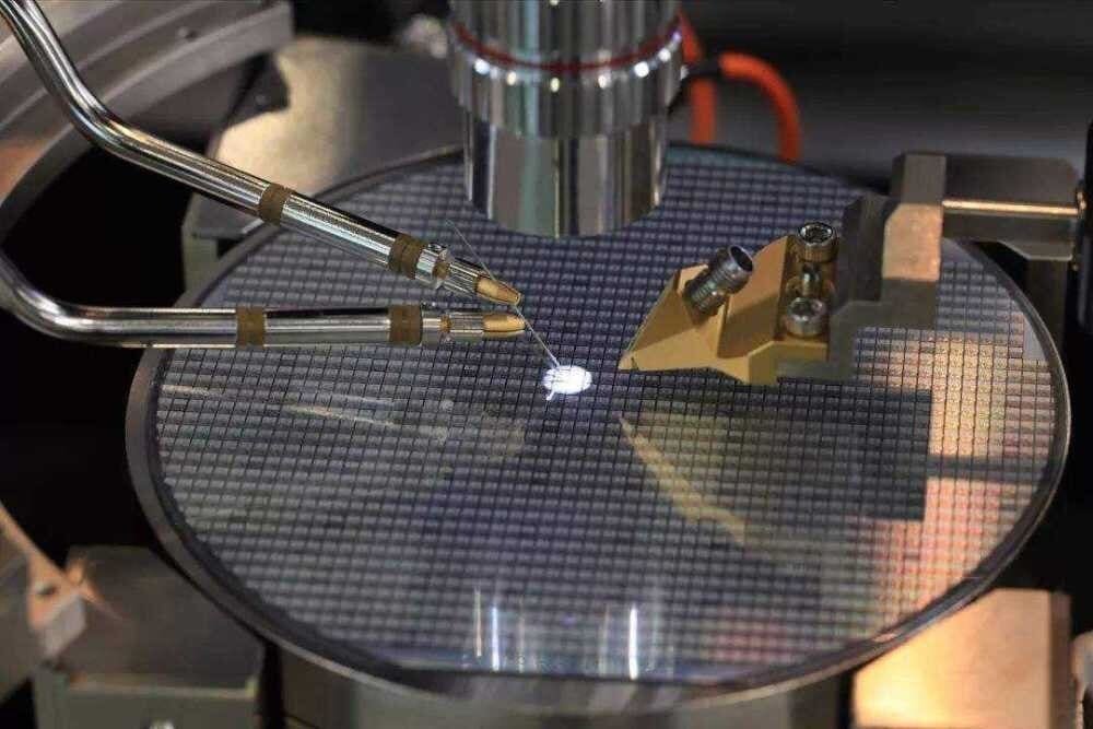 SMIC prueba escáner DUV de inmersión local para procesos de 28 nm en su proyecto “Mount Everest”