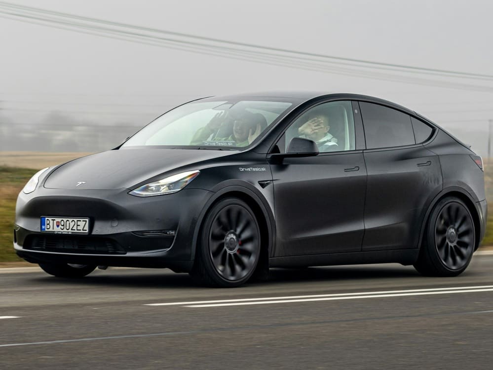 Tesla emite una llamada a revisión por fallo en el sistema de batería de los Model 3 y Model Y