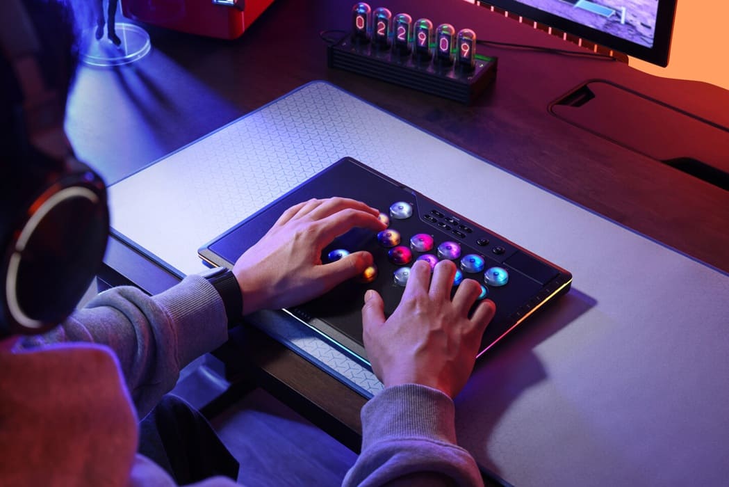 Corsair presenta el Novablade Pro: su primer mando leverless con interruptores magnéticos MGX Hyperdrive