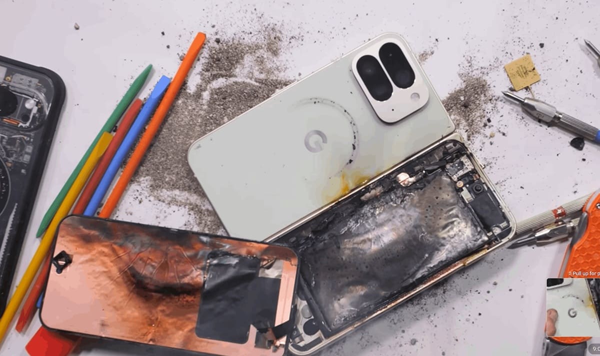 El Google Pixel 10 Pro Fold se incendia durante una prueba de resistencia de JerryRigEverything