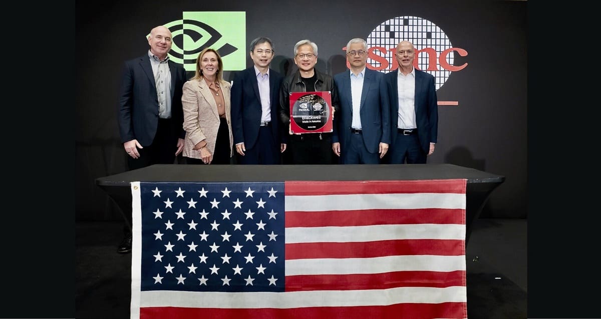 NVIDIA y TSMC celebran la primera oblea Blackwell fabricada en EE. UU., marcando un hito histórico para la industria de la IA