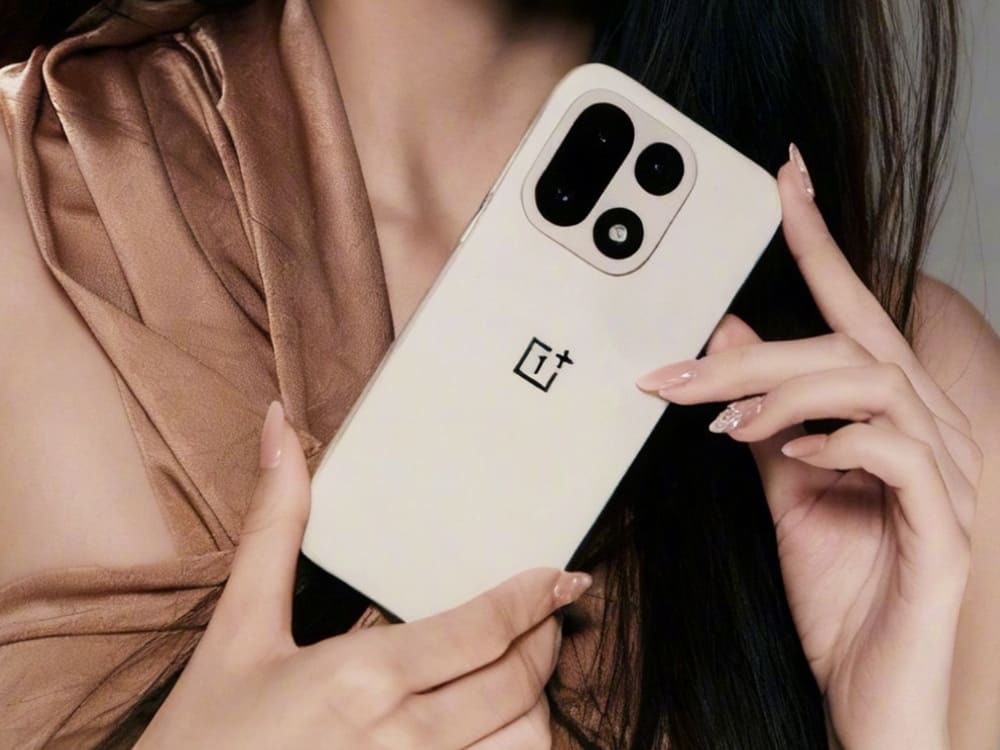 OnePlus 15 contará con batería de 7.300 mAh y carga rápida de 120W, según nuevas filtraciones