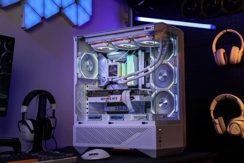 darkFlash presenta la DY460: torre compacta con diseño panorámico y flujo de aire optimizado