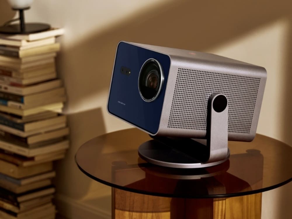 Leica Cine Play 1 Plus: nuevo proyector láser 4K con 3.500 lúmenes y color BT.2020 mejorado