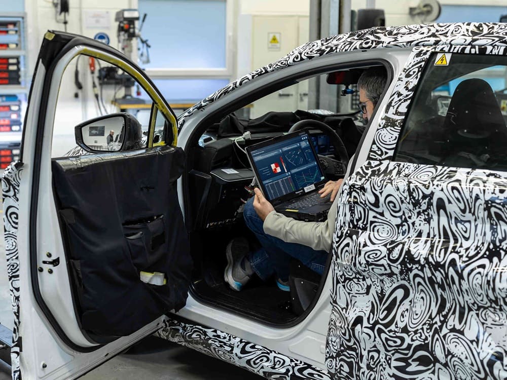 Nissan amplía su alianza con Monolith para acelerar el desarrollo con IA