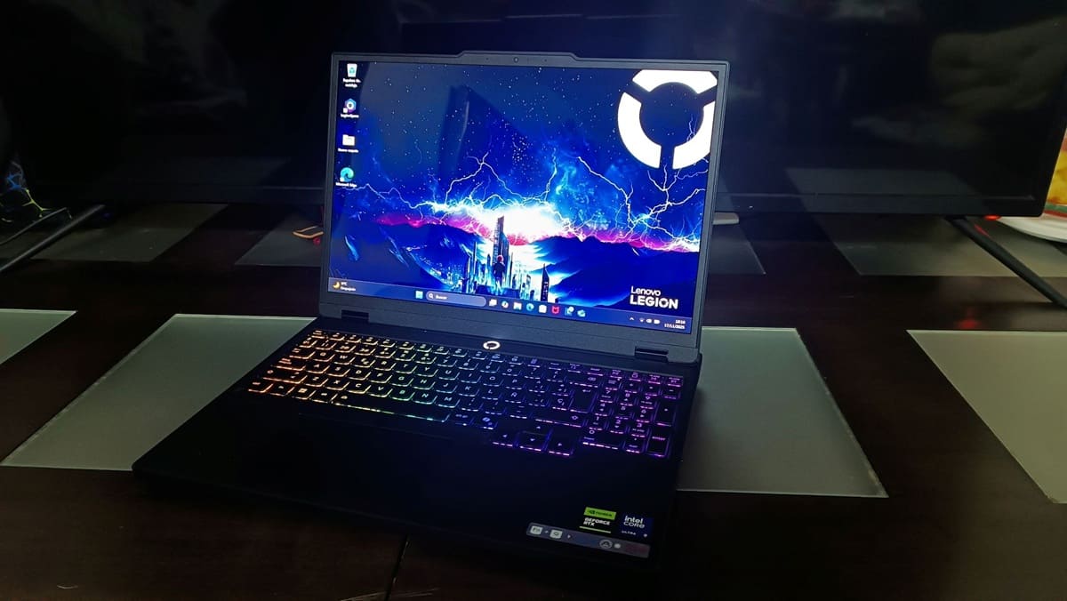 Análisis del Lenovo Legion Pro 5i Gen 10. Uno de los portátiles más potentes y ligeros que han pasado por mis manos