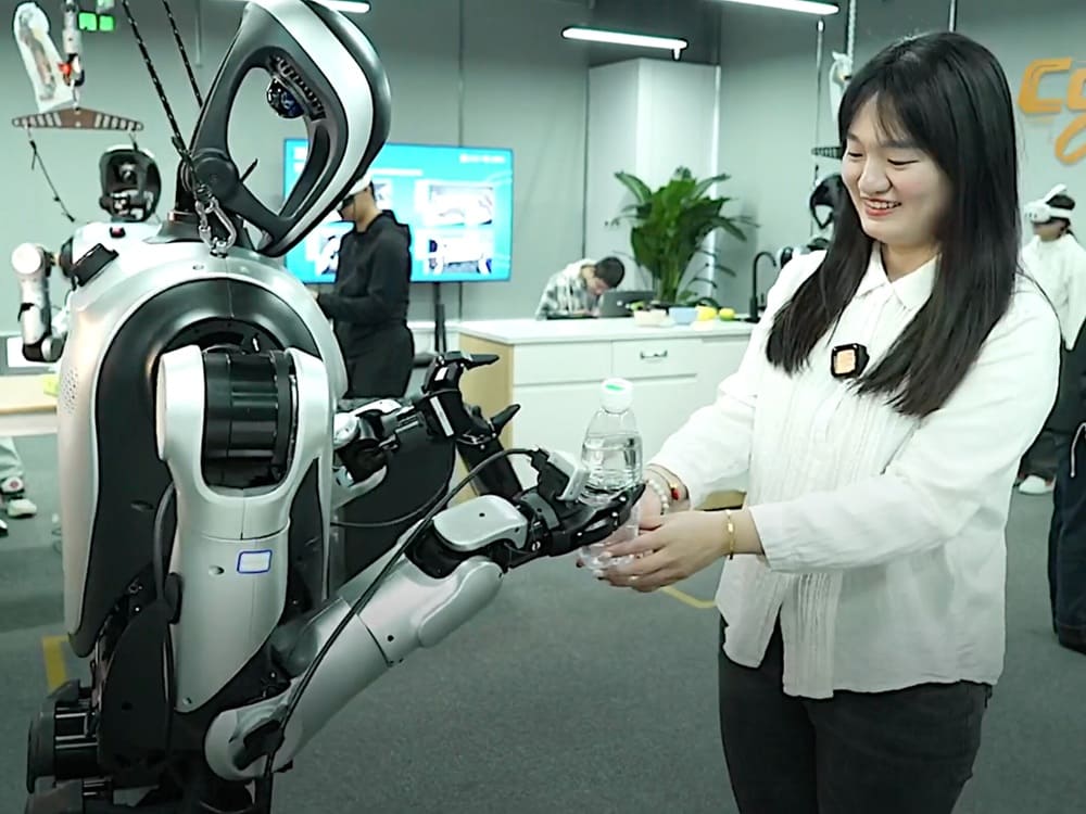 China inaugura el mayor centro de entrenamiento para robots humanoides con IA y manipulación avanzada