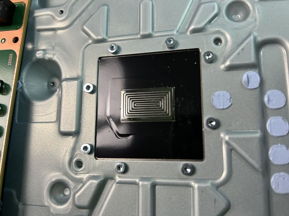 Sony actualiza la PS5 Slim con nuevo sistema térmico sin fugas de metal líquido