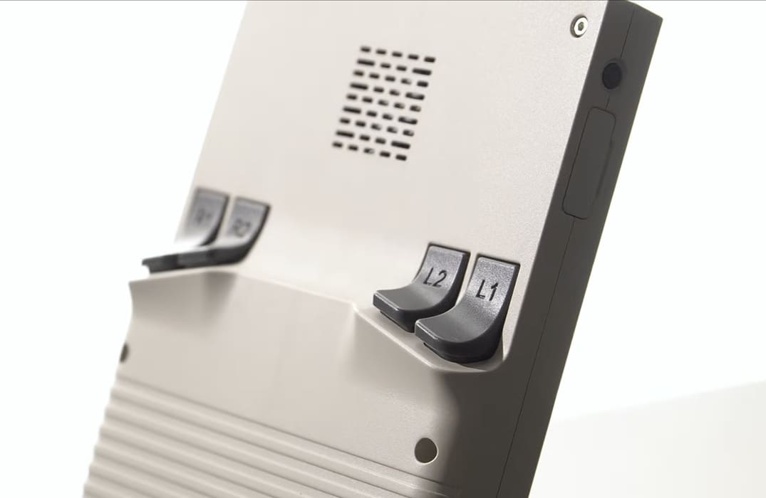 Anbernic RG477V apunta alto con refrigeración activa y pantalla de 120 Hz