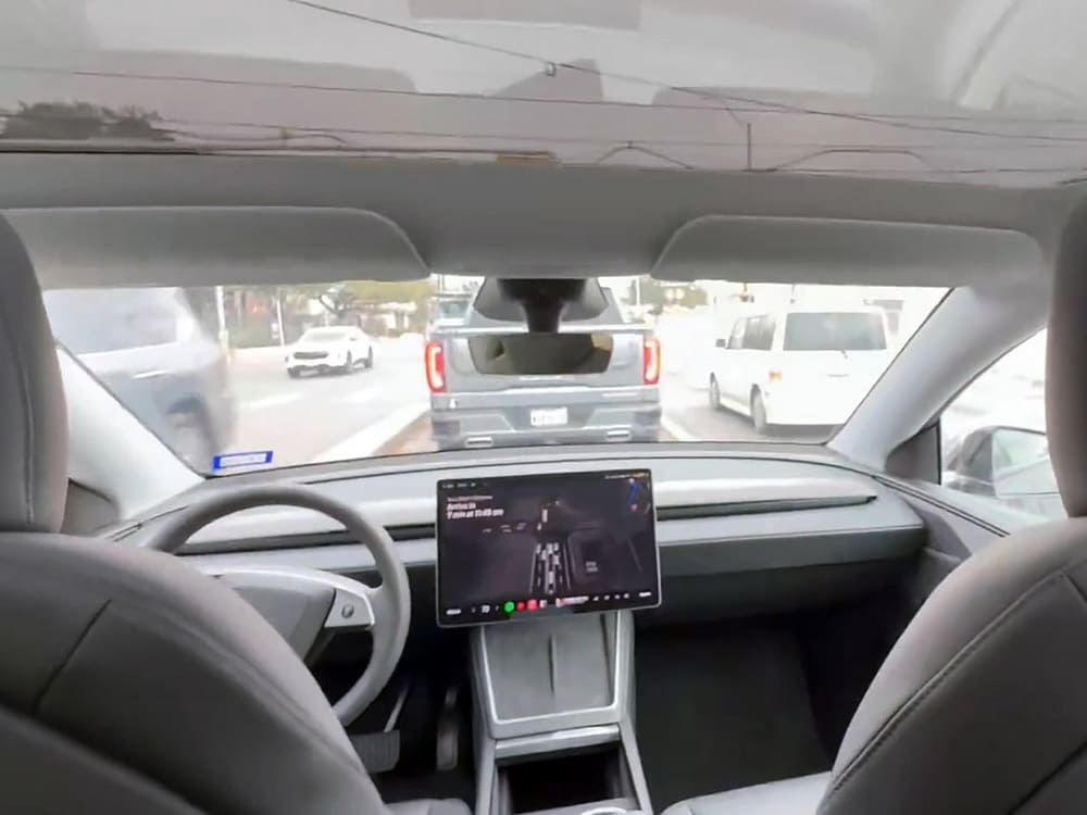 Model-Y-robotaxi no conductor portada (1)