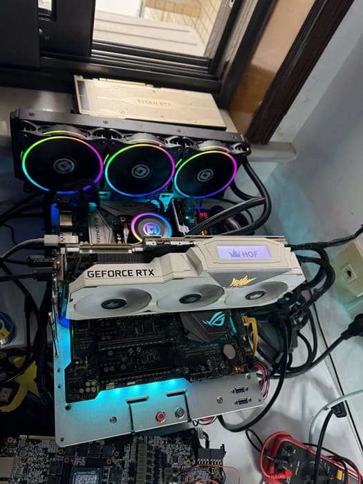 Una RTX 2080 Ti HoF renace como una Titan RTX extrema con 24 GB y 900W