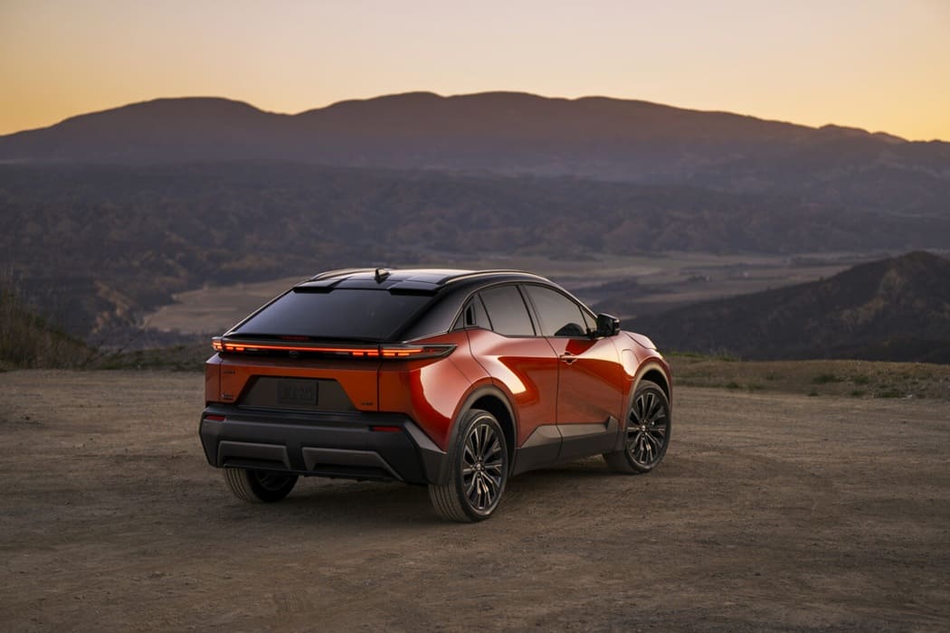 Toyota C-HR eléctrico 2026 debuta con 75 kWh, 338 HP AWD y 287 millas EPA