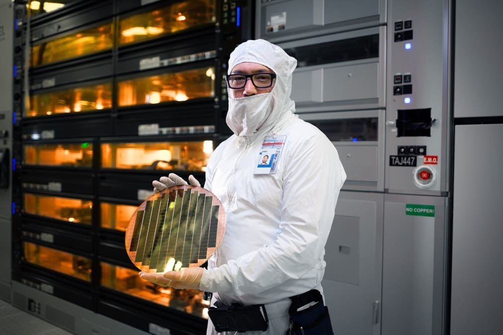 Intel 14A avanza hacia 2029 mientras Lip-Bu Tan endurece la cultura de Intel Foundry