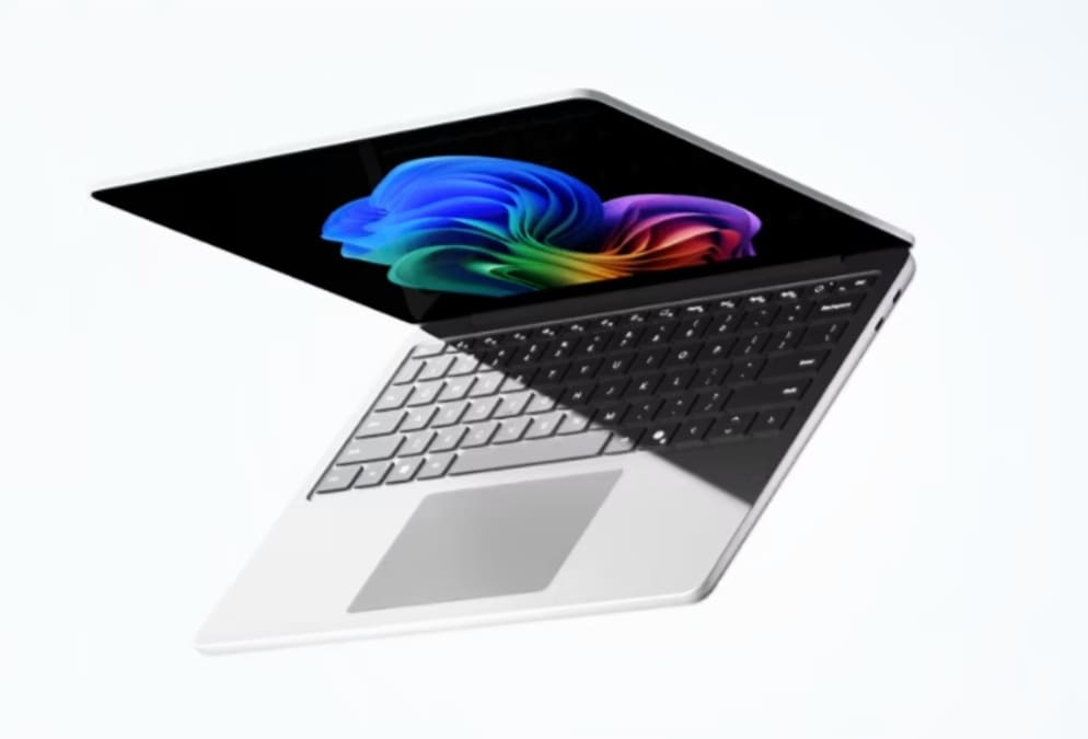 Surface Laptop 13 salta a Intel Panther Lake con Core Ultra 5 325 y pantalla de 500 nits