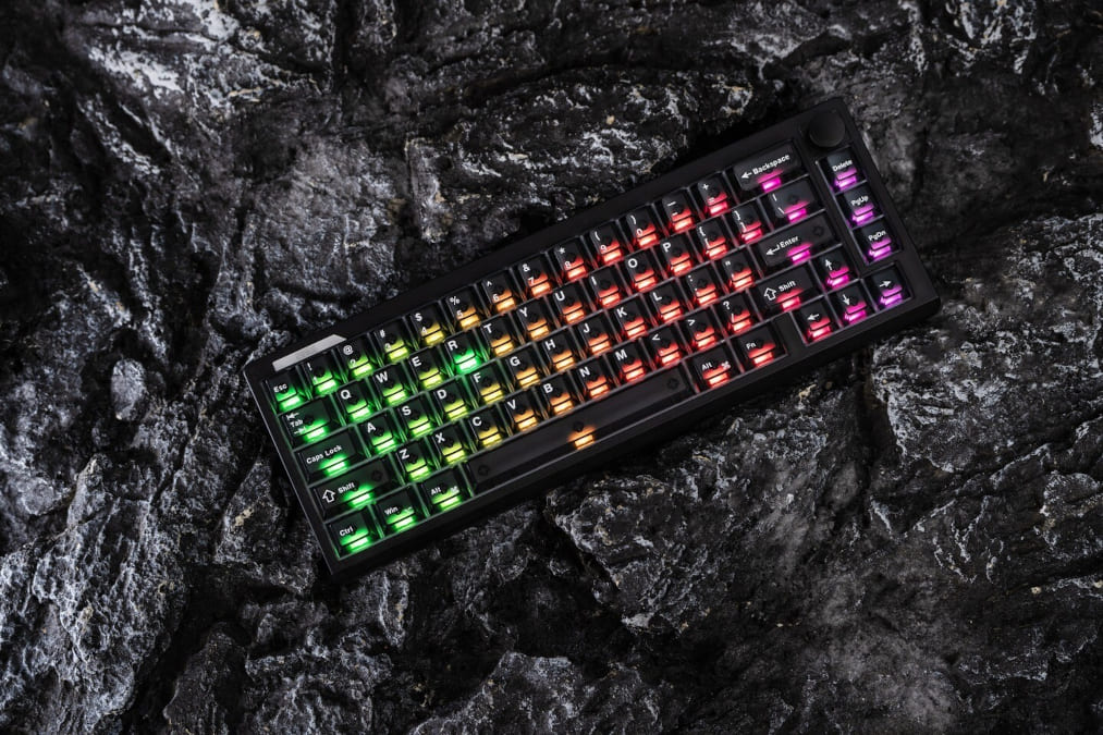 Epomaker HE65 V2 TMR apunta a teclado gaming 65% con magnetorresistencia de túnel, triple conexión y batería de 4.000 mAh