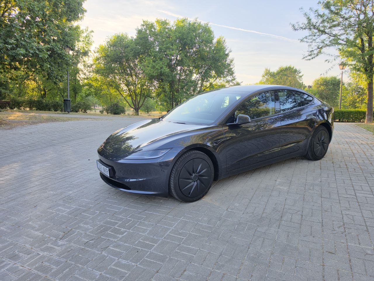 Análisis Tesla Model 3 RWD: Comportamiento dinámico, eficiencia y confort de marcha