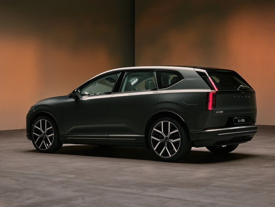 Volvo EX60 inicia sus entregas en Europa con hasta 810 km de autonomía y 680 CV
